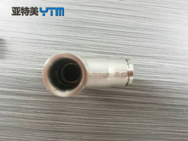 三通管件
